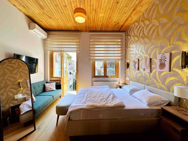 REFurbished Triplex in Taksim gallery image 4