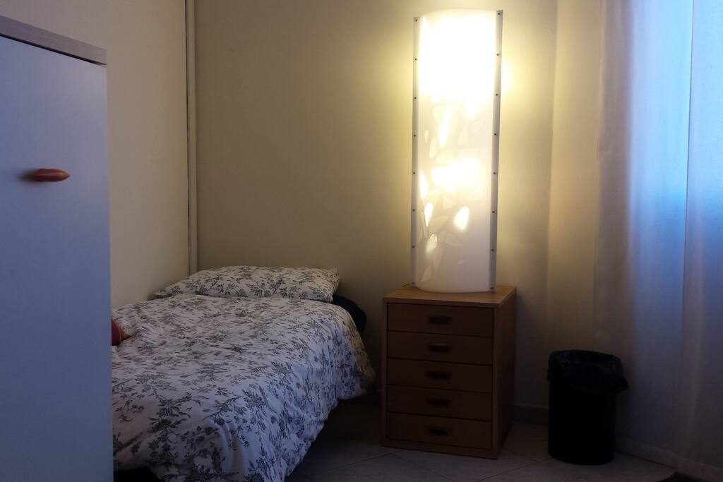 Children bedroom: bed "left"