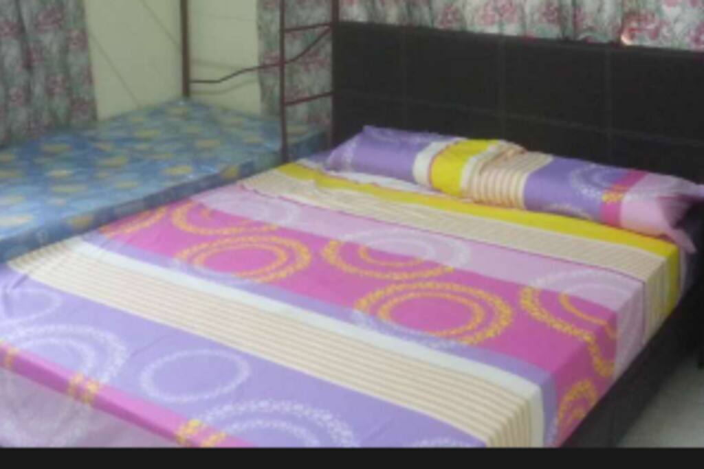 Queen size bed