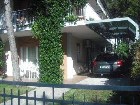 Villa multlipa:giardino privato