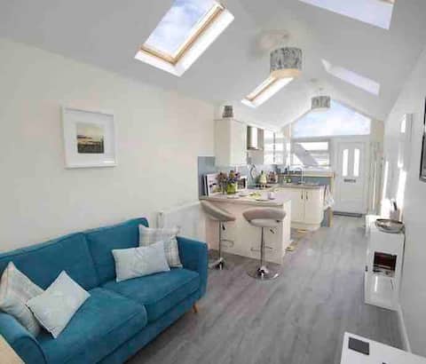 “Brandy Cwtch” 
Self-contained bungalow.