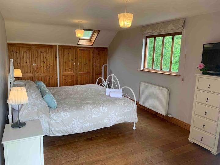 מיטת קינג סייז חדשה