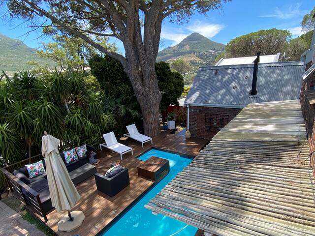 Cosy and Unique Family Retreat in Hout Bay