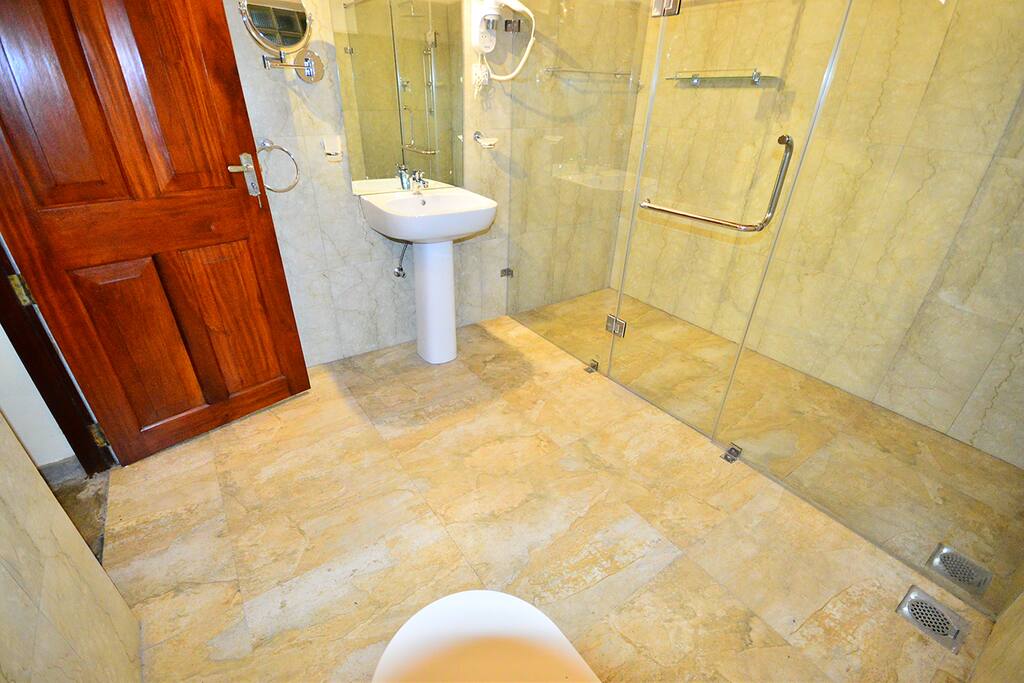 En suit Bathroom