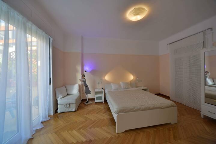 JASMINE in the heart of Kolonaki. gallery image 5