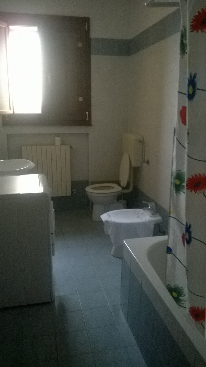 Casa Bella, Ampia E Confortevole. - Parma