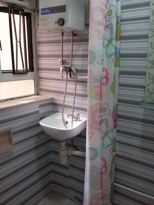 Please note that the private toilet is outside the room. Only the guests of this room can use it.