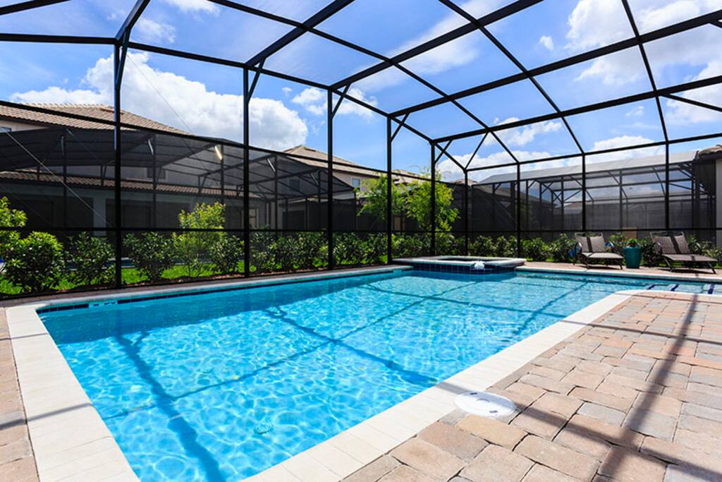 Sparkling Private Pool