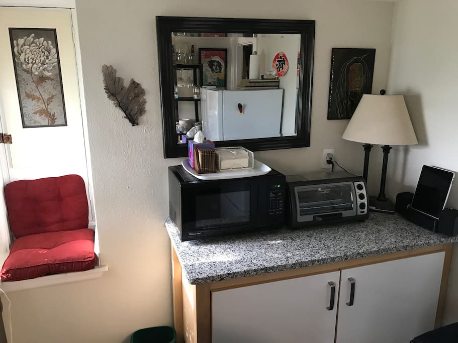 Oskar
March 2018
"If you are in the area, this Airbnb is the best around! Close to shops and dining and has all the amenities of home. I would expect quality this high to be at least double the price. 10/10."