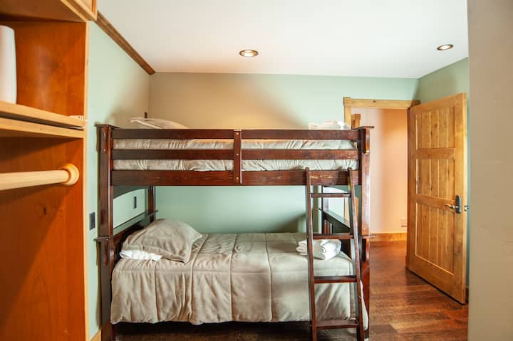 3rd Guest Room Featuring Full/Twin Size Bunk beds