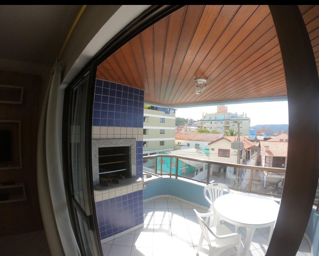 Apartamento de 3 dormitorios con vistas al mar Airbnb