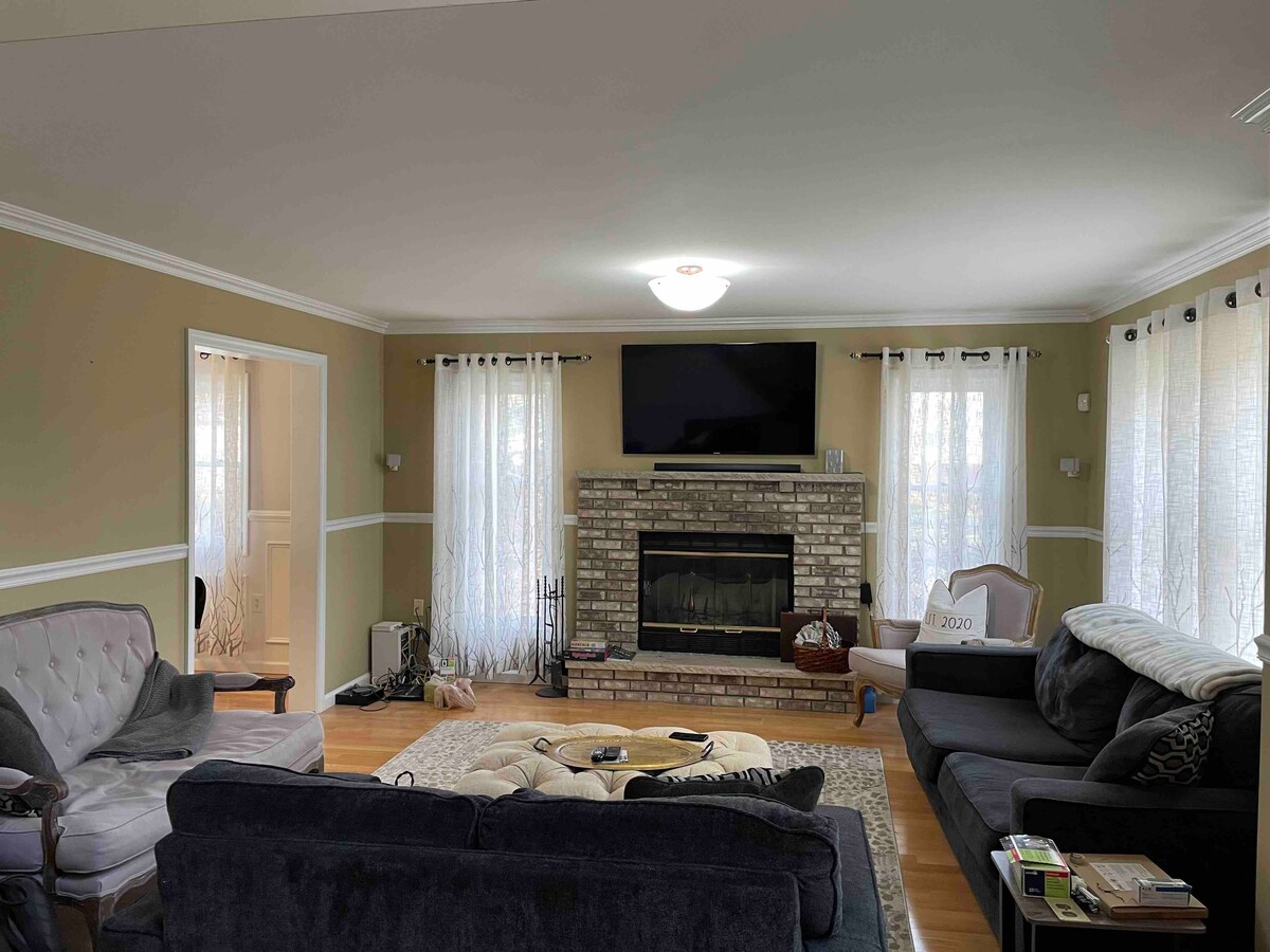 Ისიამოვნეთ ჩვენი მისაღები ოთახით