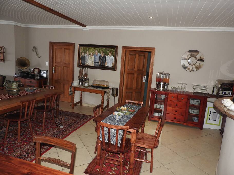 Breakfast Dining Area