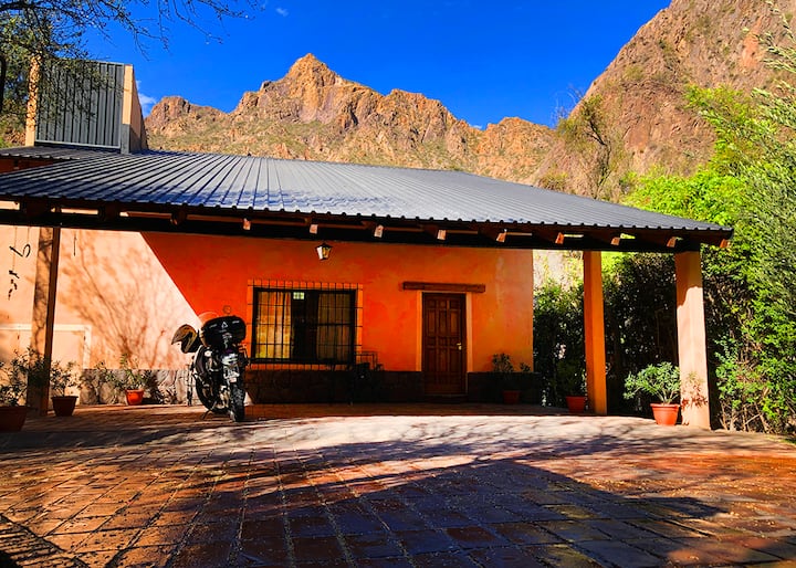 Beautiful house on the banks of the Atuel River