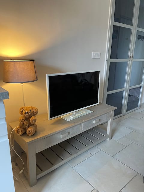 Annonce Airbnb populaire: "Chez la grand-mère Pauline" All of Cancale on foot à Cancale