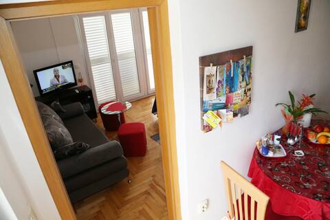 Top Airbnb: Apartment"ELENA"40m2 with beautiful wide sea views in Hvar