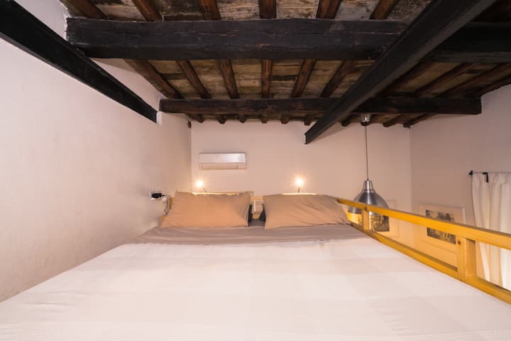 Ambienti i dhomës së gjumit