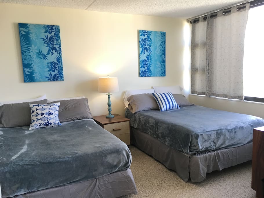 Bedroom with 2 full size beds