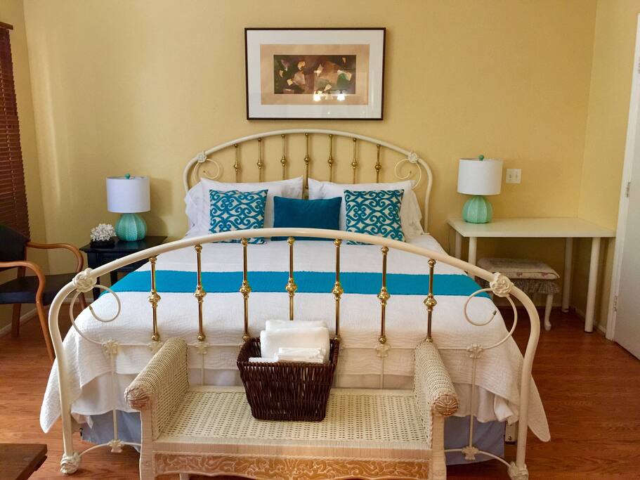 Master’s Bedroom with a CalKing size bed