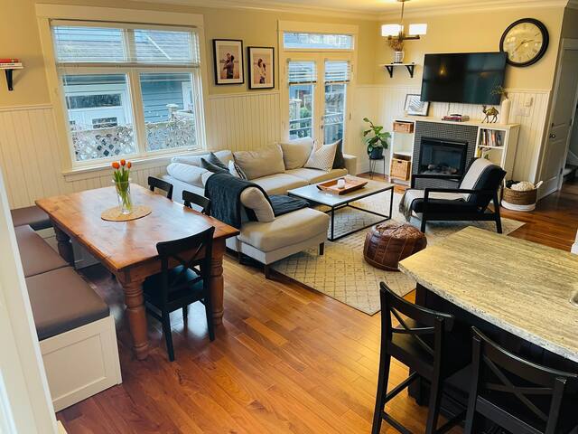 Bright, spacious 3-bed…location! (Superhost) gallery image 2