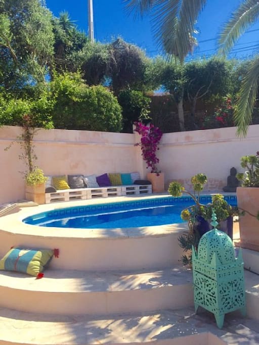 Pool mit Lounge