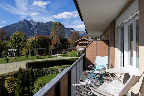 Erfolgreiche Airbnb-Immobilie: Bright & quiet with marvellous 3-summit-view! in Garmisch Partenkirchen