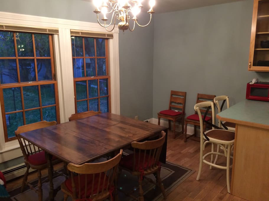 Seating for 6, service for 8