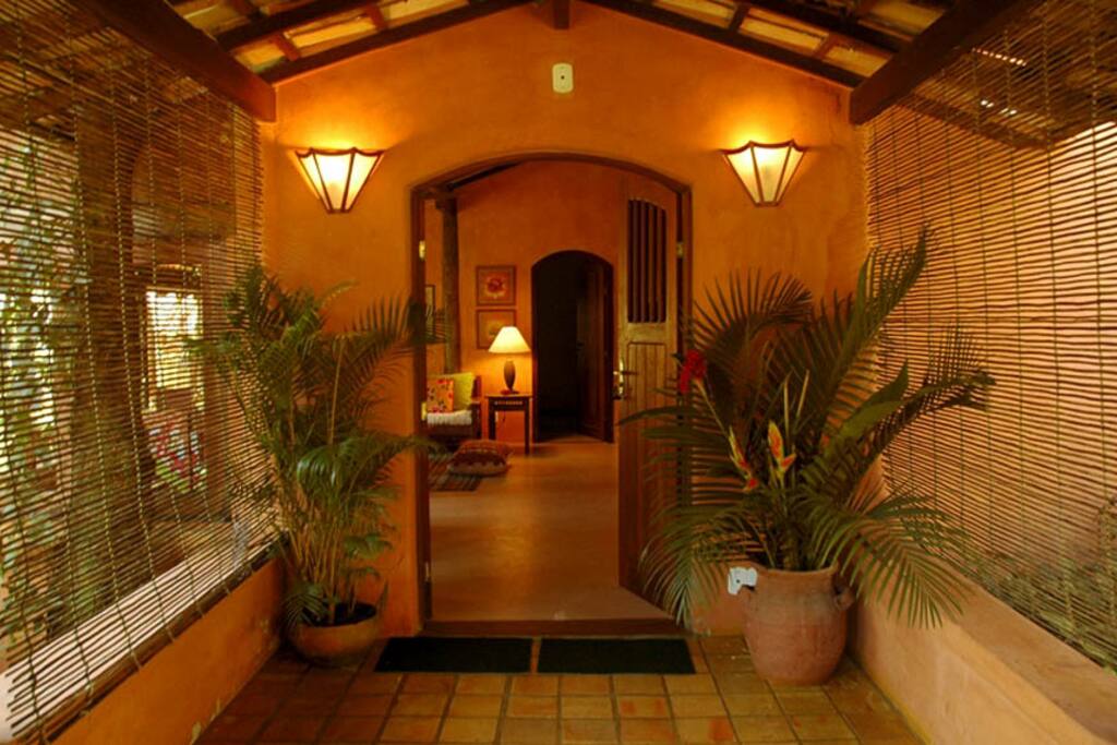 entrada da Casa Oriente para até 8 pessoas