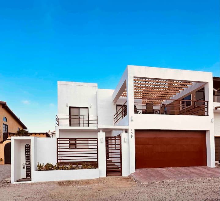 Armando's Casa en La Playa/Oceanfront view Houses for Rent in