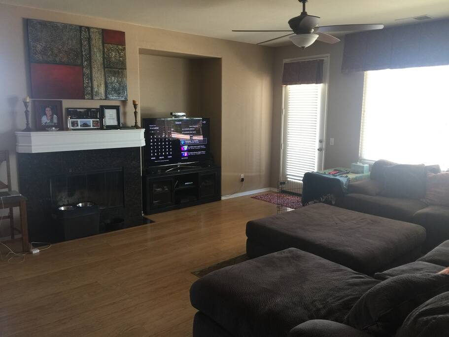 Common Area 1-opens to kitchen