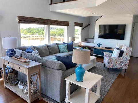 Popular Airbnb listing: Hypnautic -Sound Front Cottage -New Custom Kitchen in Avon