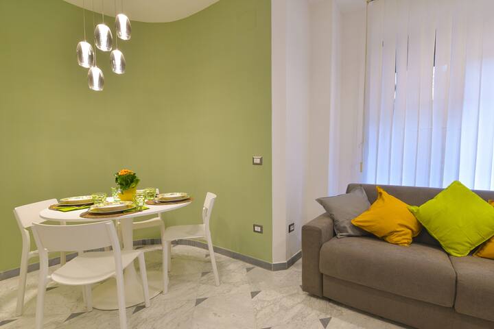 DOMUS 42 LUXURY APRTM gallery image 3