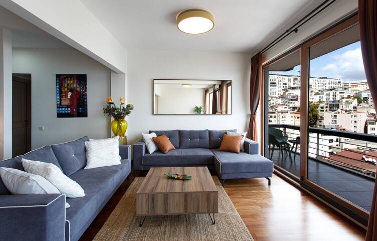 Magical Bosphorus View Apartment in Cihangir 23 gallery image 4