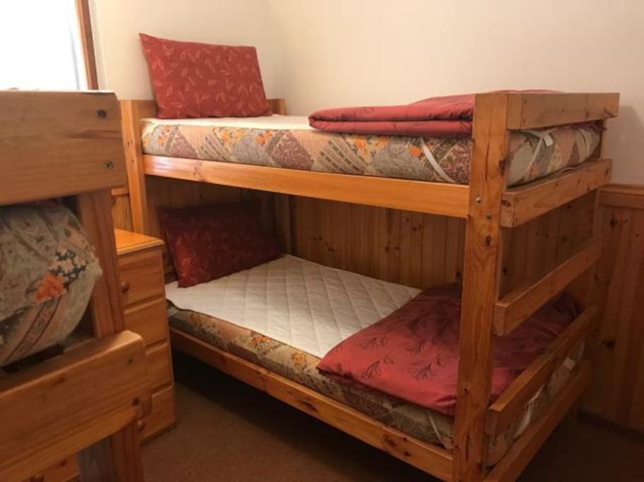 Bunk room sleeps 4