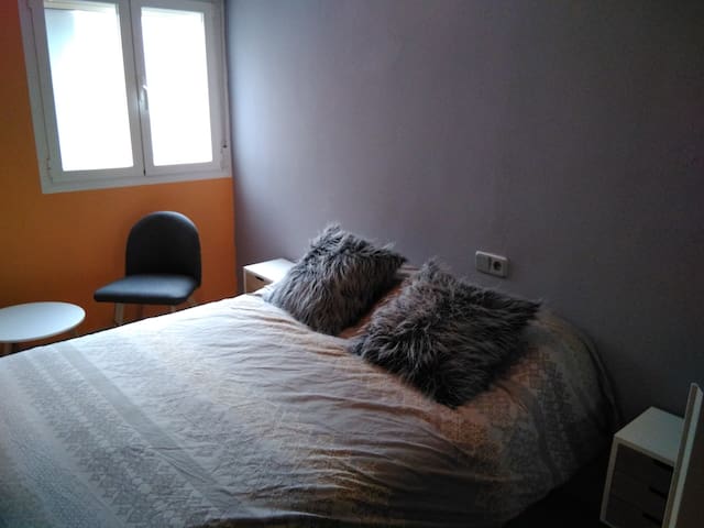 Spacious and comfortable room,  on the city center