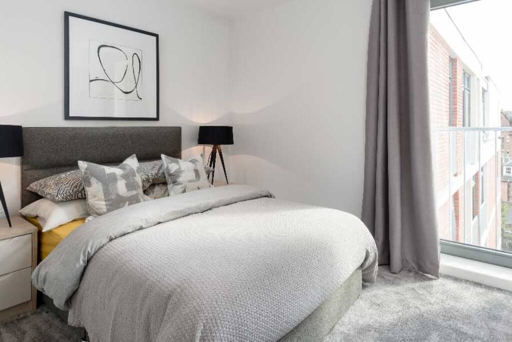 Guest bedroom with good storage space