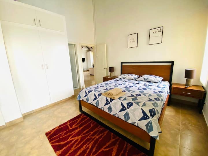 รูปห้องนอนใหญ่ 2 รูป