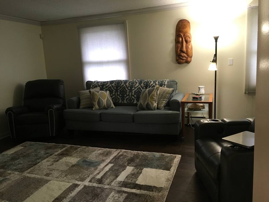 Living Room, pull out queen bed