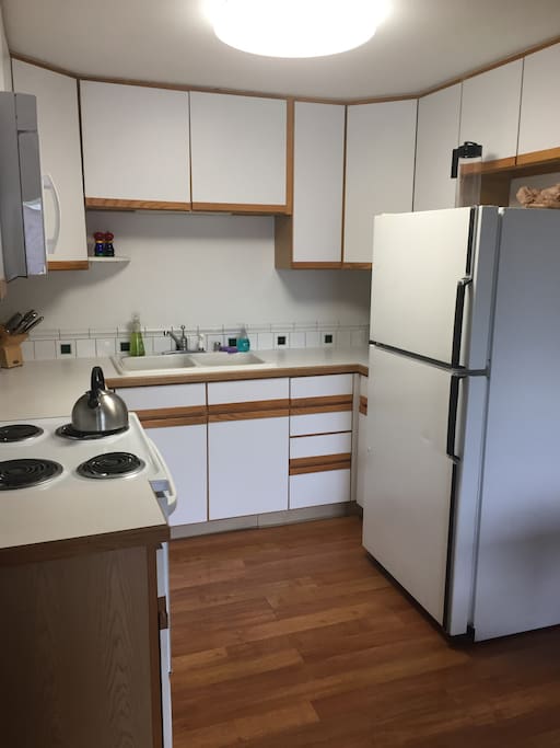 Full kitchen