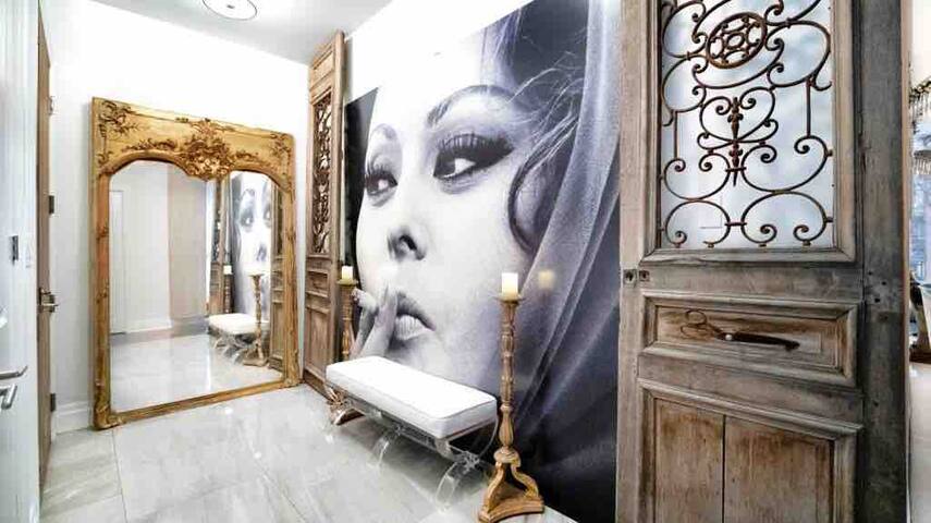 Luxury Penthouse lakeviewPool 2K’terrace fireplace gallery image 3