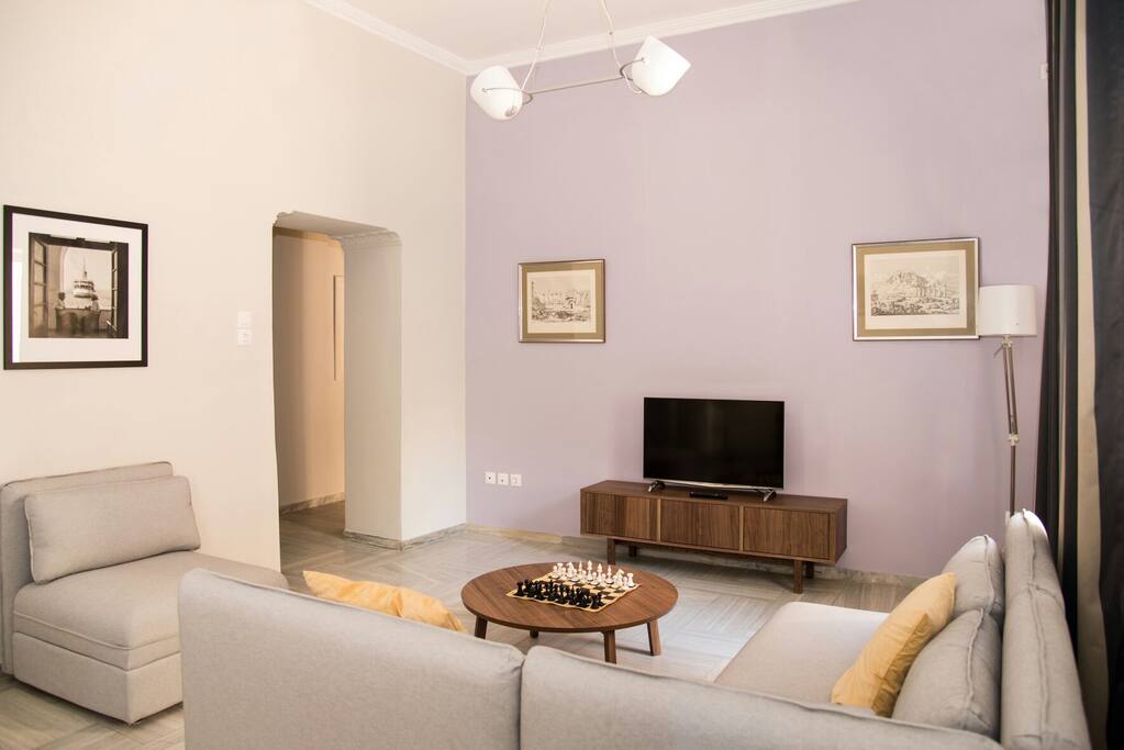 Living room - "smart TV" with Netflix and internet (wifi in all rooms)