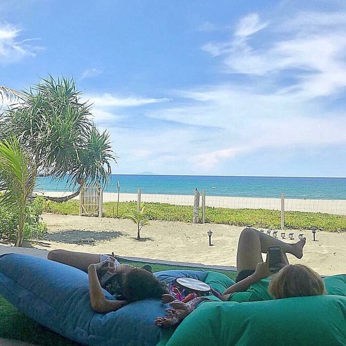 Take in the blues and greens until the sea breeze relaxes you into a much-needed nap for your afternoon surf.