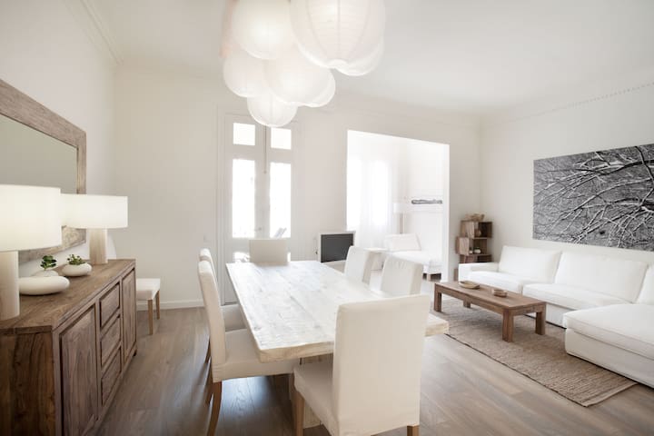 Casanova Eixample 4 bedrooms apartment