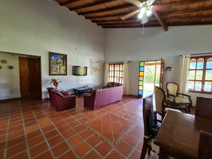 Finca Barbosa Con Hermosa Vista + Fogata + Jacuzzi - Barbosa