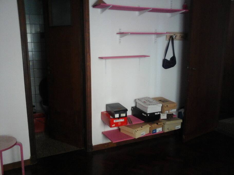 otro angulo del espacioso dormitorio