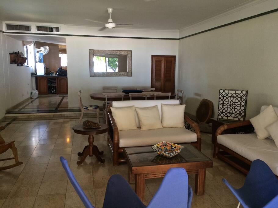 Living/dining room