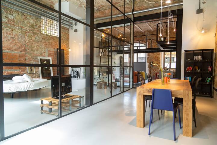 ||AmazingDesigned|| Florence Loft+private garden