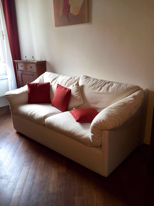 Divano Letto chiuso.