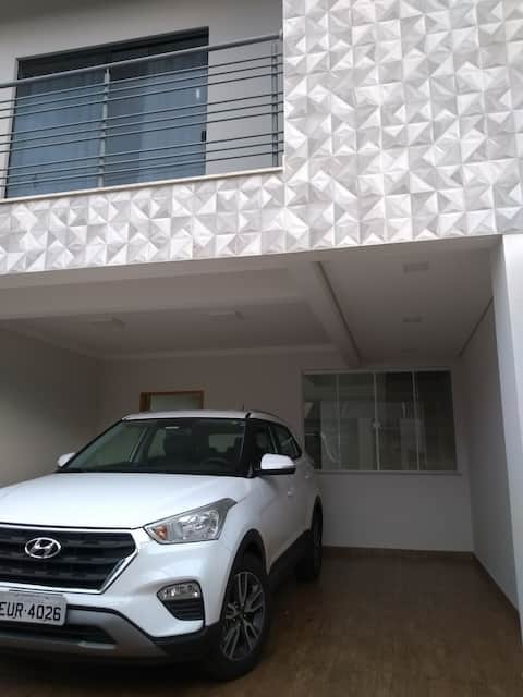 Complete Townhouse: 3 Bedrooms with Air Conditioning and Garage