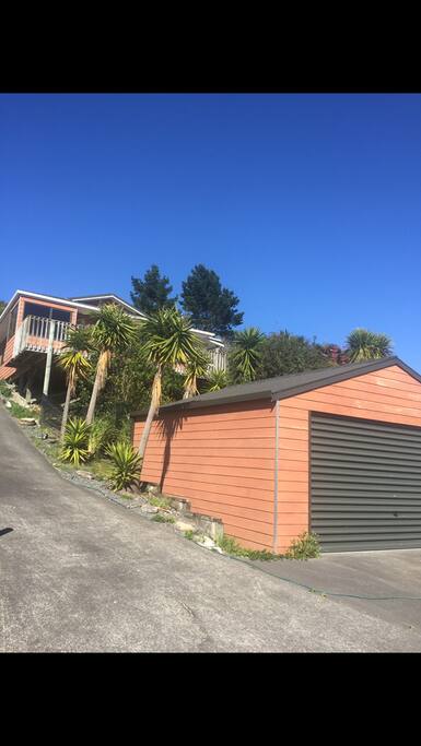 Mahia Bach